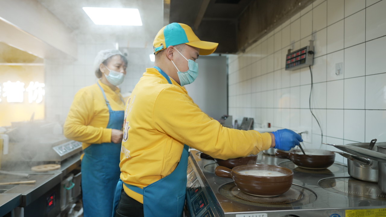 粥员外粥铺加盟要多少钱